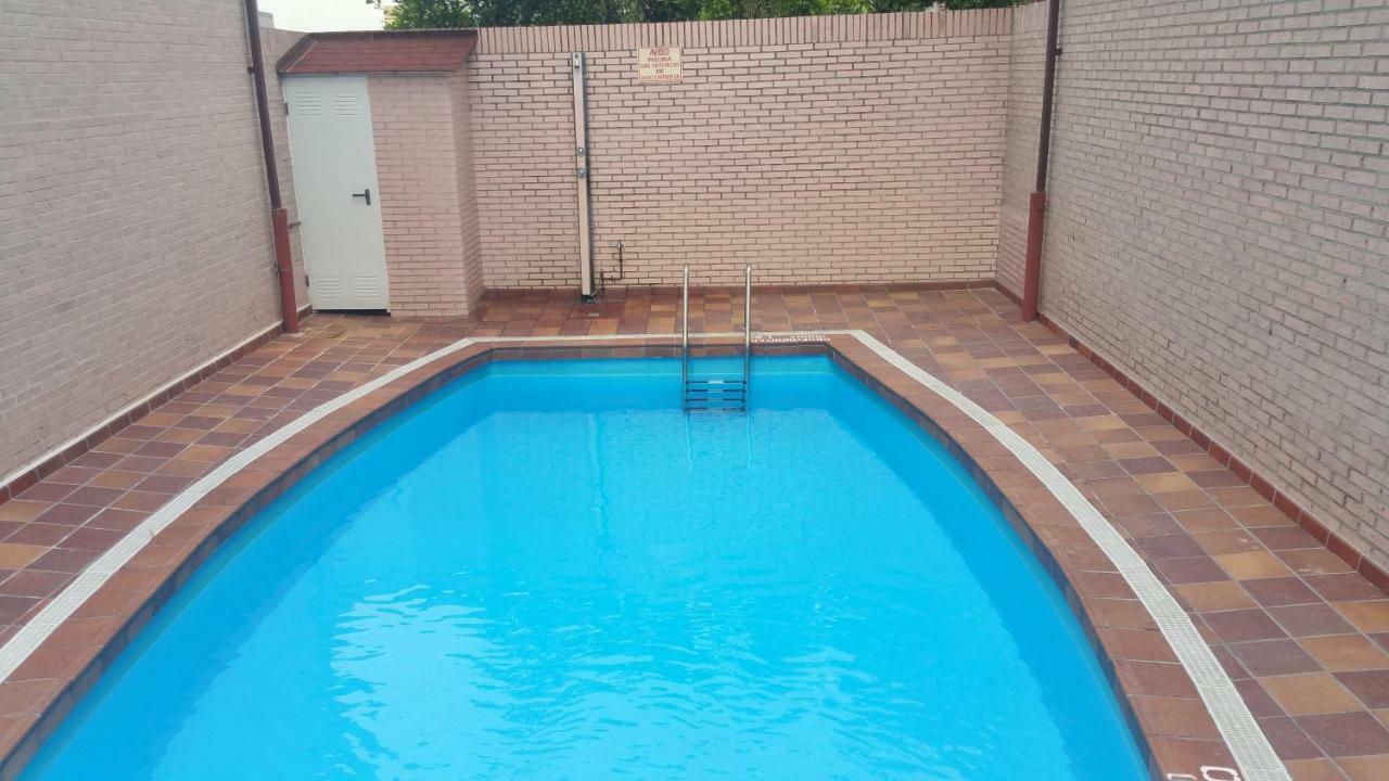 Willa Adosado Con Piscina Y Jardin En Laredo A 100 Mtrs De La Playa Zewnętrze zdjęcie